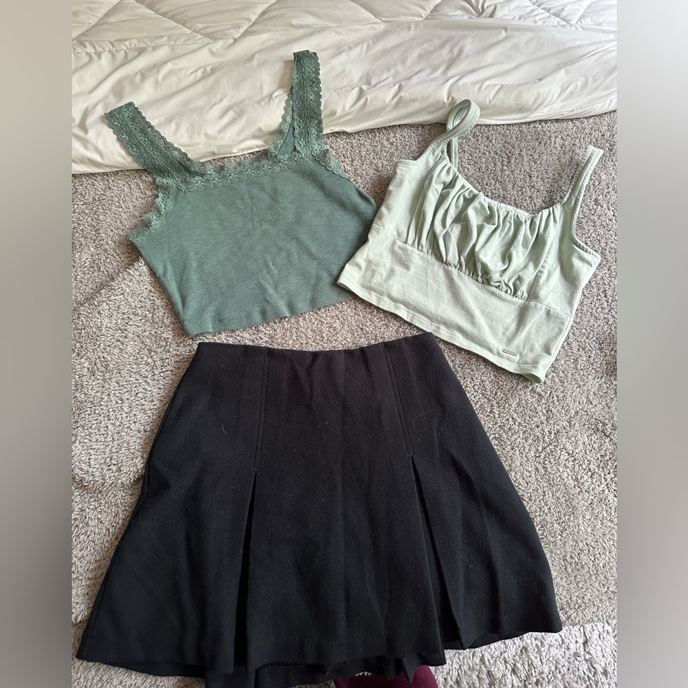 Abercrombie & Fitch pleated skirt XS. Aeropostale crop tank S. Hollister mint S